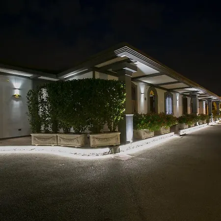 ホテル La Fenice ボスコレアーレ